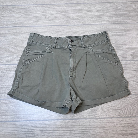 Pilcro Anthropologie Relaxed Pleated High Waisted Olive Green Shorts Size 32 - Picture 3 of 13